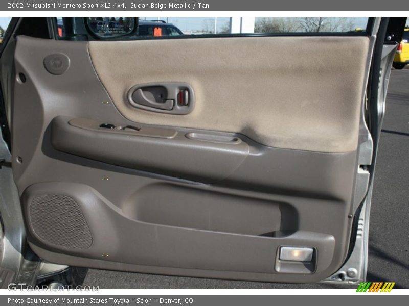 Sudan Beige Metallic / Tan 2002 Mitsubishi Montero Sport XLS 4x4