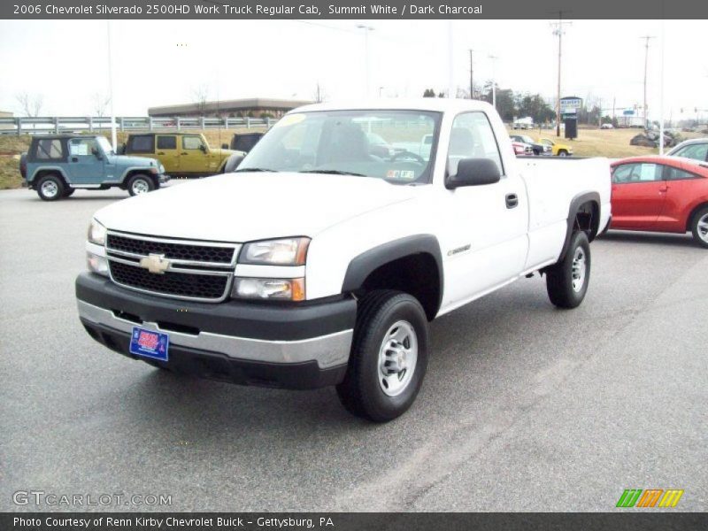 Front 3/4 View of 2006 Silverado 2500HD Work Truck Regular Cab