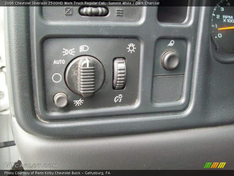 Controls of 2006 Silverado 2500HD Work Truck Regular Cab