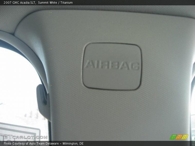 Summit White / Titanium 2007 GMC Acadia SLT