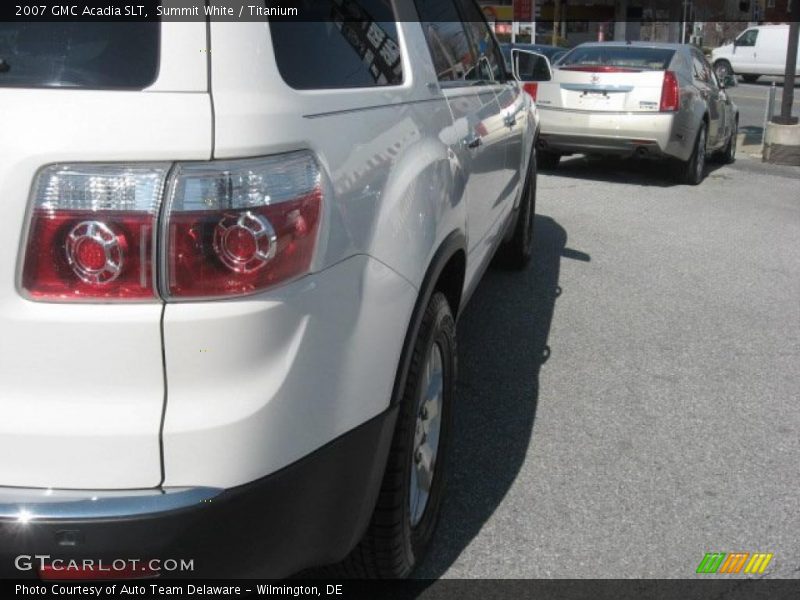 Summit White / Titanium 2007 GMC Acadia SLT