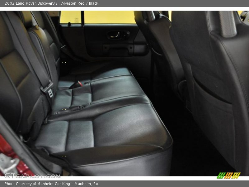 Alveston Red / Black 2003 Land Rover Discovery S