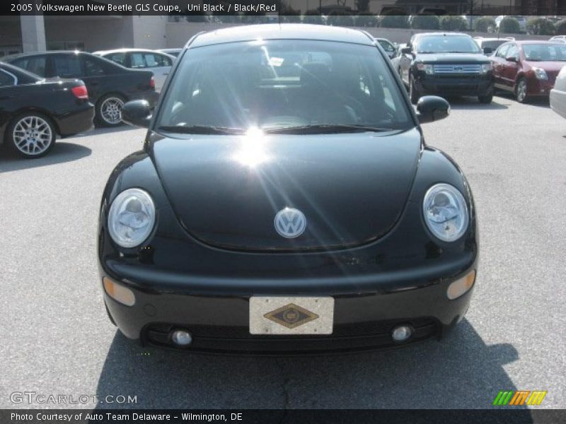 Uni Black / Black/Red 2005 Volkswagen New Beetle GLS Coupe