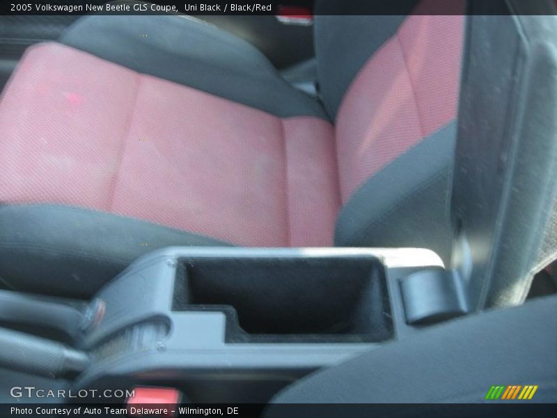 Uni Black / Black/Red 2005 Volkswagen New Beetle GLS Coupe