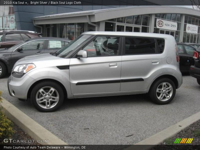 Bright Silver / Black Soul Logo Cloth 2010 Kia Soul +