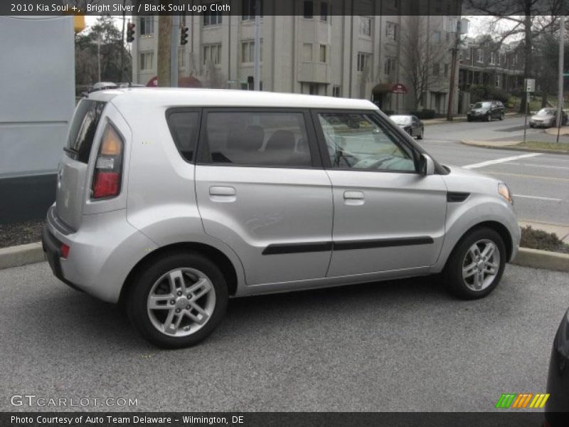 Bright Silver / Black Soul Logo Cloth 2010 Kia Soul +