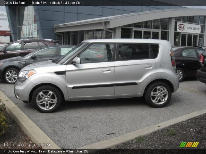 Bright Silver / Black Soul Logo Cloth 2010 Kia Soul +