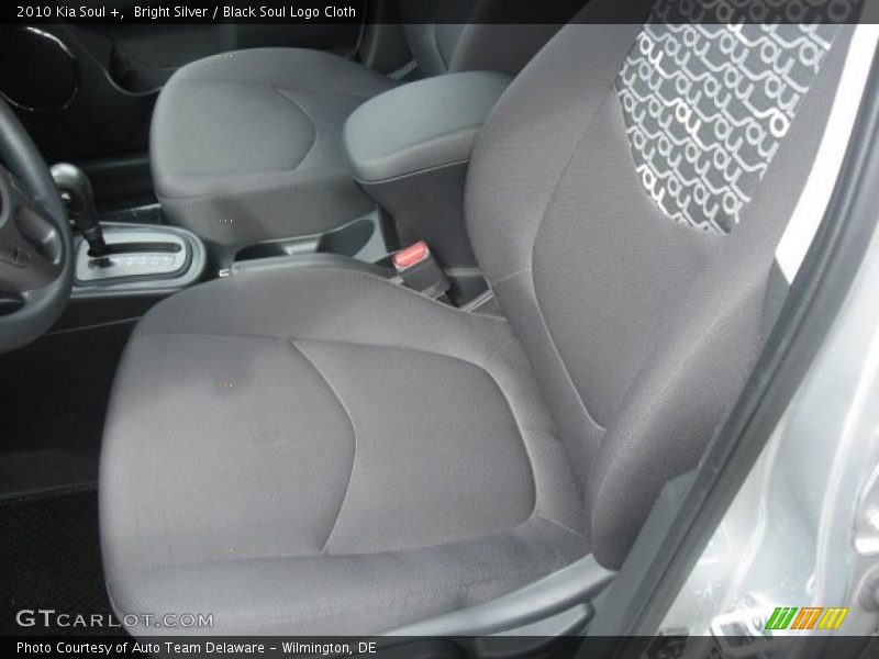 Bright Silver / Black Soul Logo Cloth 2010 Kia Soul +