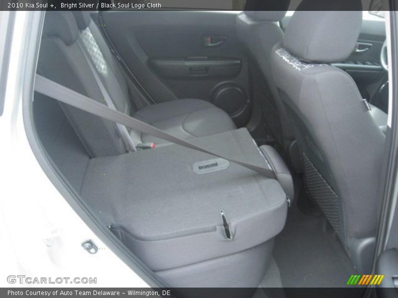 Bright Silver / Black Soul Logo Cloth 2010 Kia Soul +