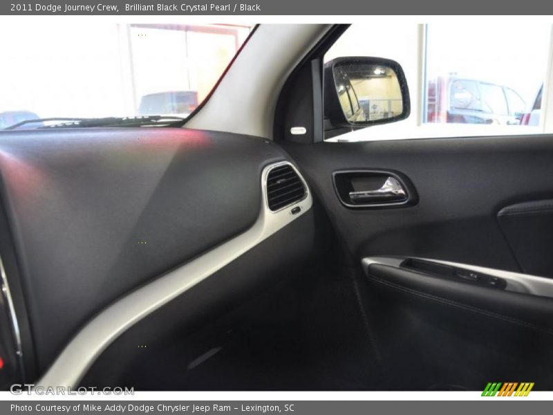 Brilliant Black Crystal Pearl / Black 2011 Dodge Journey Crew