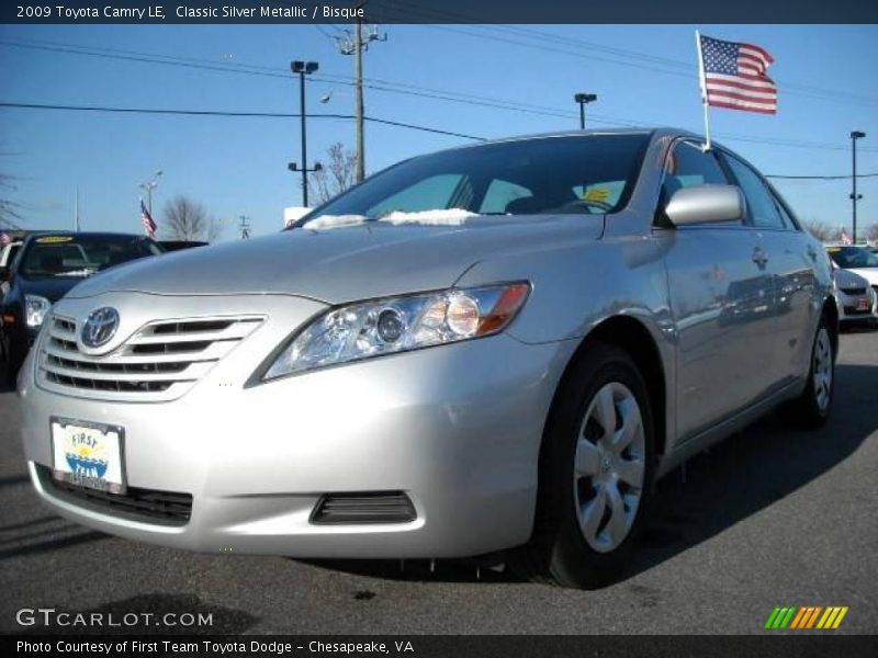 Classic Silver Metallic / Bisque 2009 Toyota Camry LE