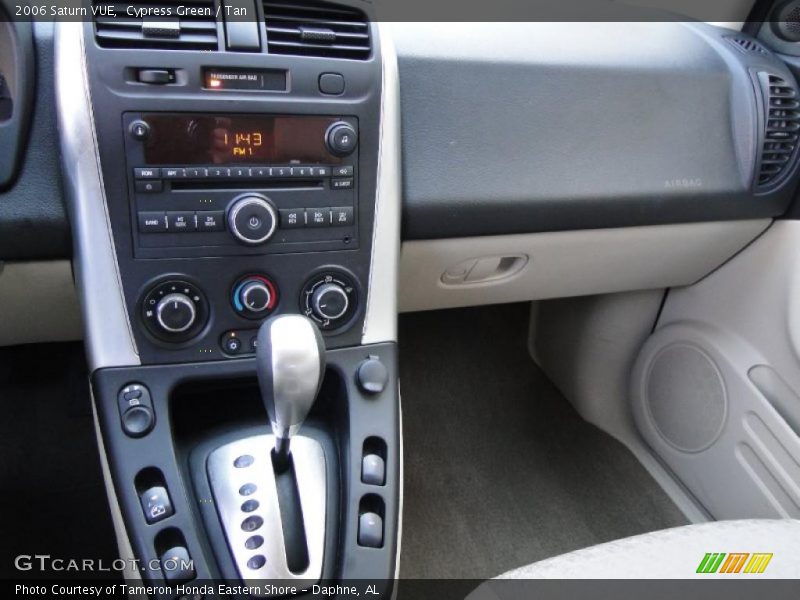 Cypress Green / Tan 2006 Saturn VUE