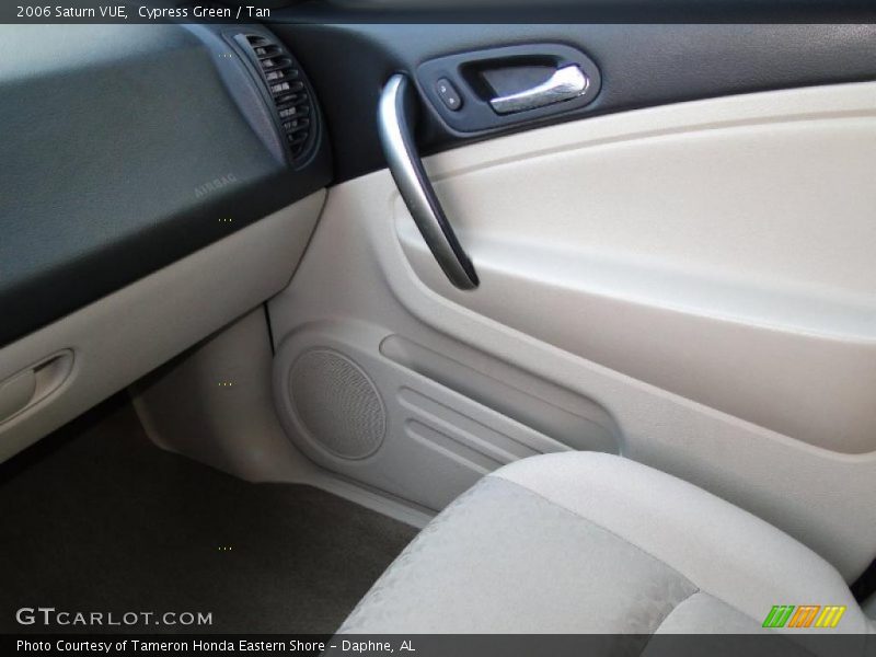 Cypress Green / Tan 2006 Saturn VUE