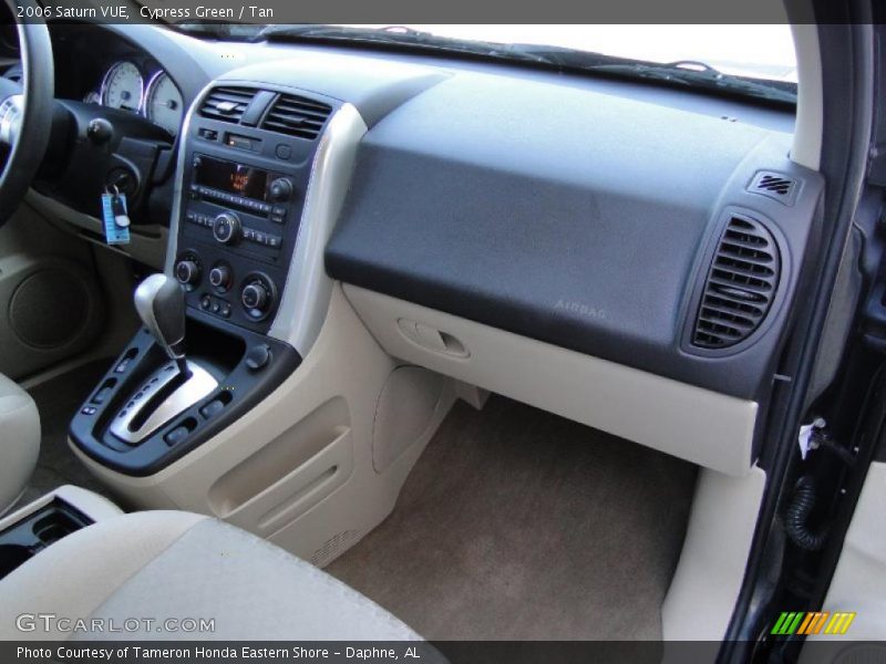 Cypress Green / Tan 2006 Saturn VUE