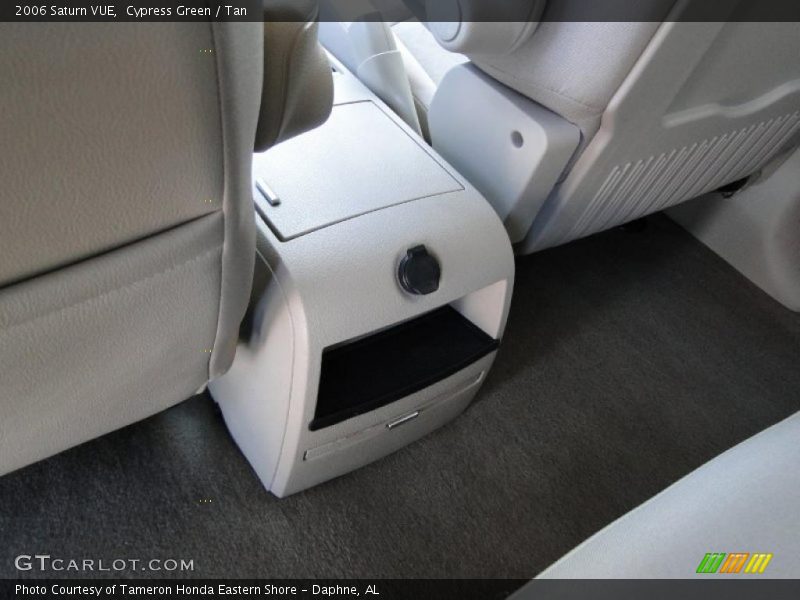 Cypress Green / Tan 2006 Saturn VUE