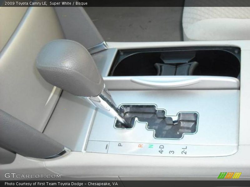 Super White / Bisque 2009 Toyota Camry LE