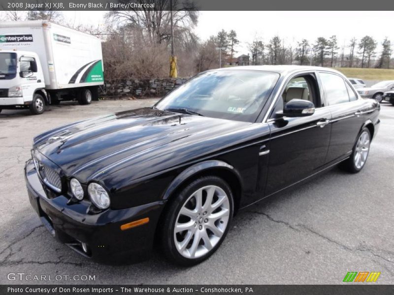 Front 3/4 View of 2008 XJ XJ8