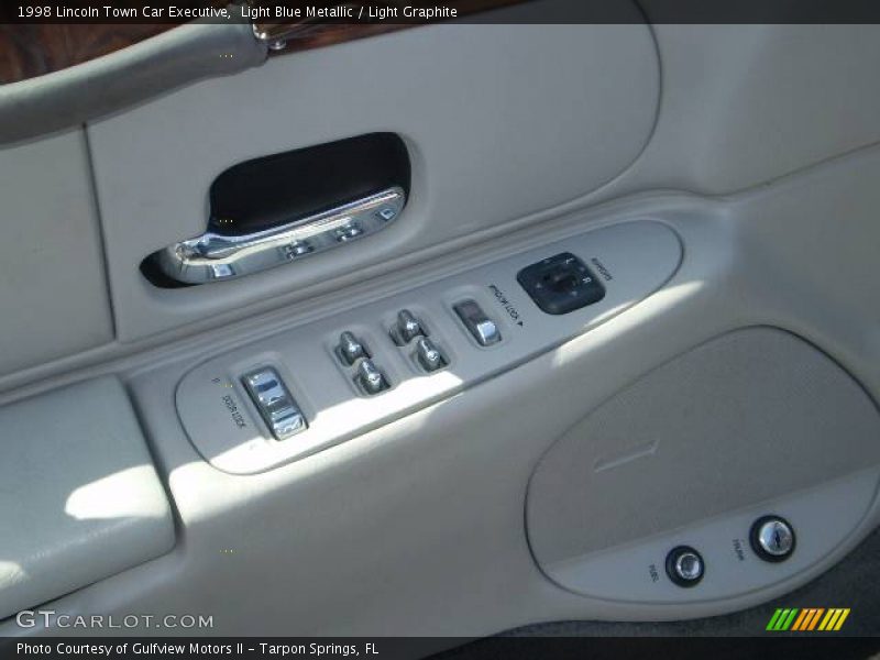 Light Blue Metallic / Light Graphite 1998 Lincoln Town Car Executive