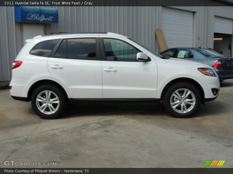 Frost White Pearl / Gray 2011 Hyundai Santa Fe SE