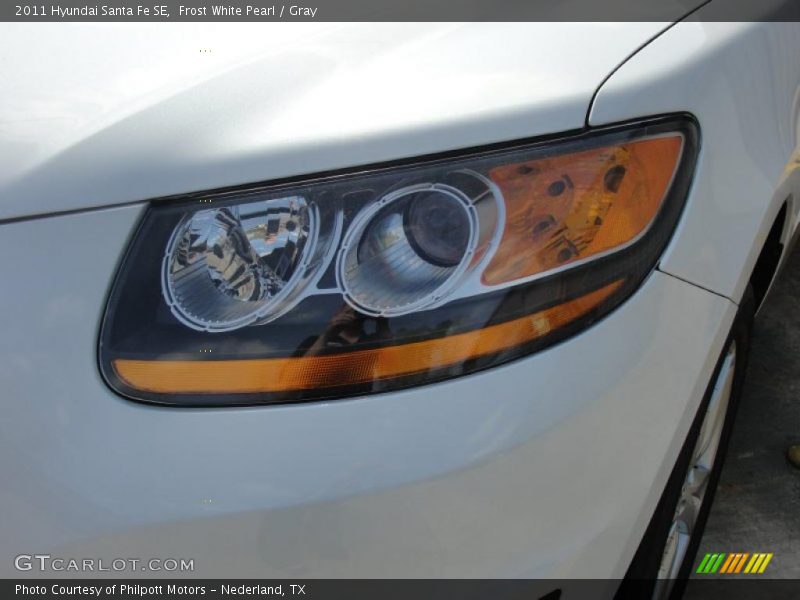 Frost White Pearl / Gray 2011 Hyundai Santa Fe SE