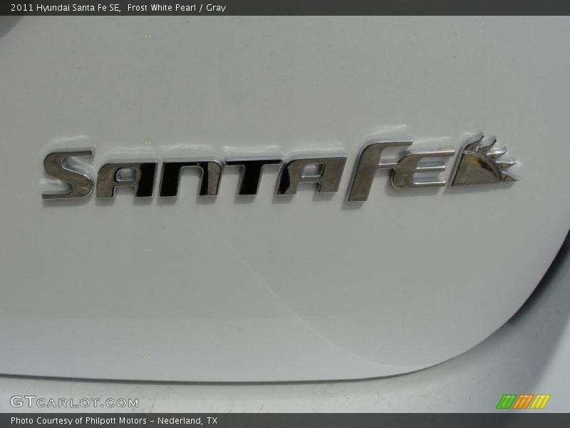 Frost White Pearl / Gray 2011 Hyundai Santa Fe SE