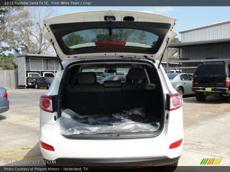 Frost White Pearl / Gray 2011 Hyundai Santa Fe SE
