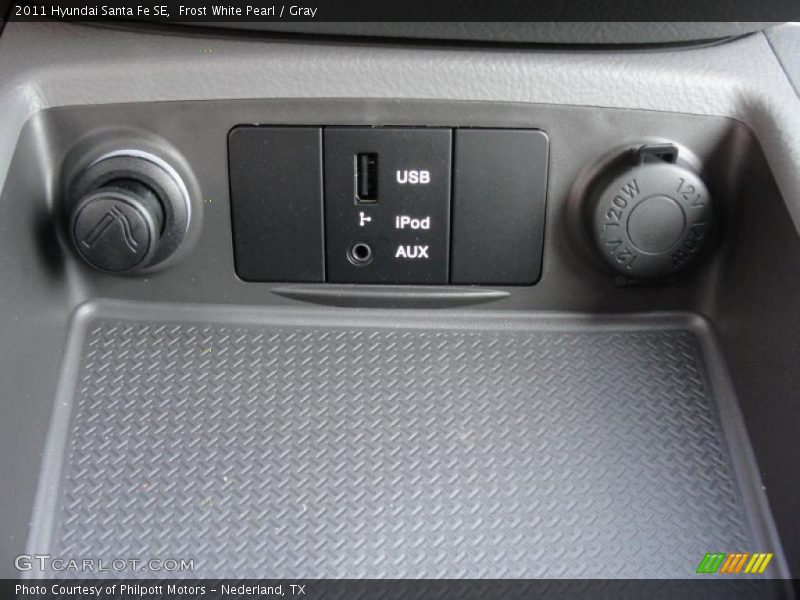 Frost White Pearl / Gray 2011 Hyundai Santa Fe SE