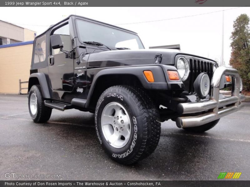 Front 3/4 View of 1999 Wrangler Sport 4x4