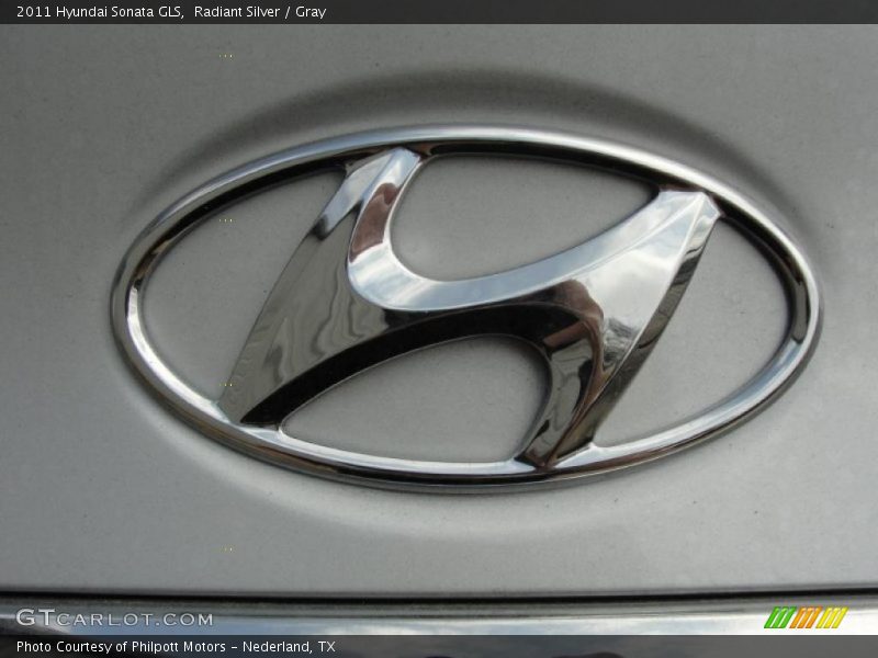 Radiant Silver / Gray 2011 Hyundai Sonata GLS