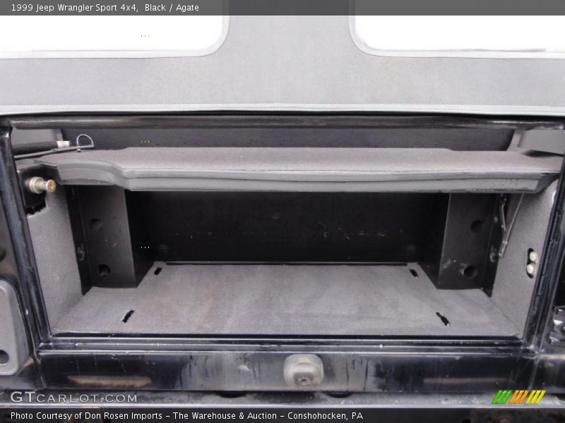  1999 Wrangler Sport 4x4 Trunk