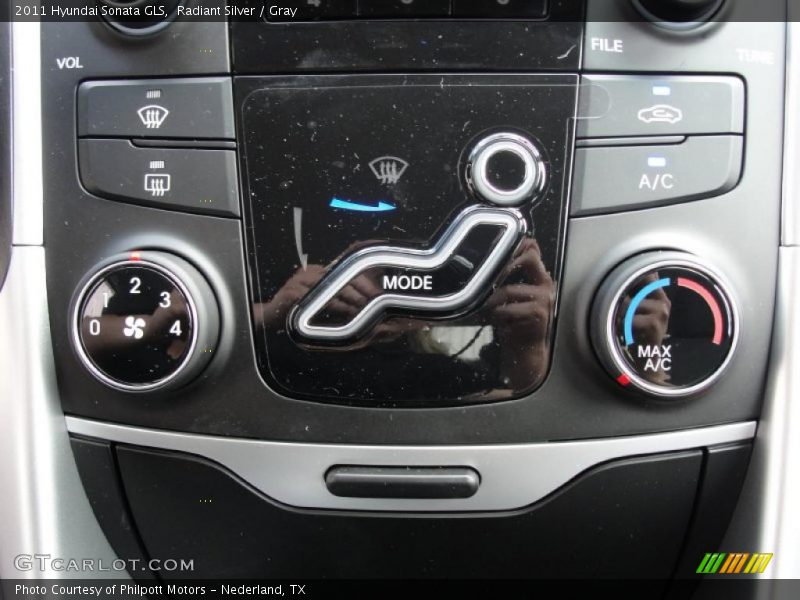 Radiant Silver / Gray 2011 Hyundai Sonata GLS
