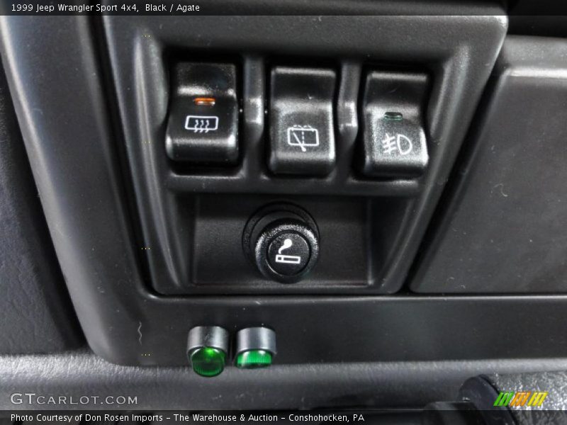 Controls of 1999 Wrangler Sport 4x4
