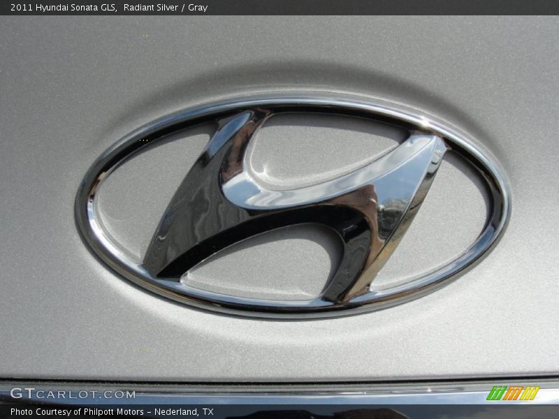 Radiant Silver / Gray 2011 Hyundai Sonata GLS