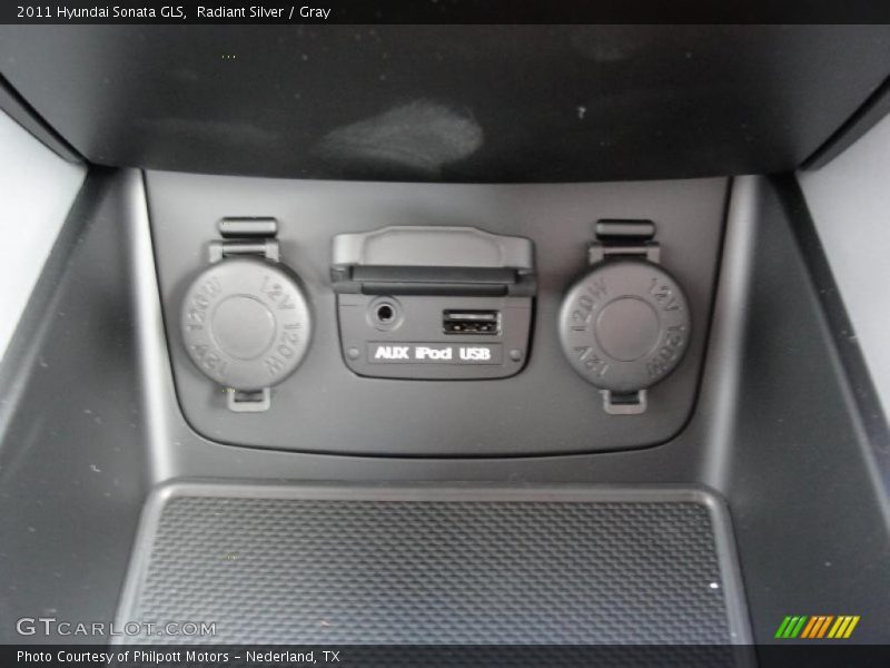 Radiant Silver / Gray 2011 Hyundai Sonata GLS