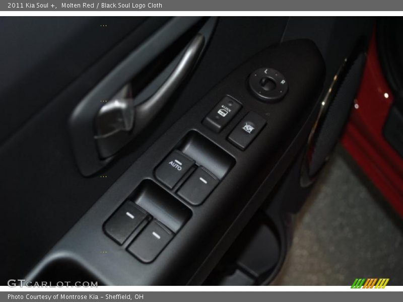 Molten Red / Black Soul Logo Cloth 2011 Kia Soul +