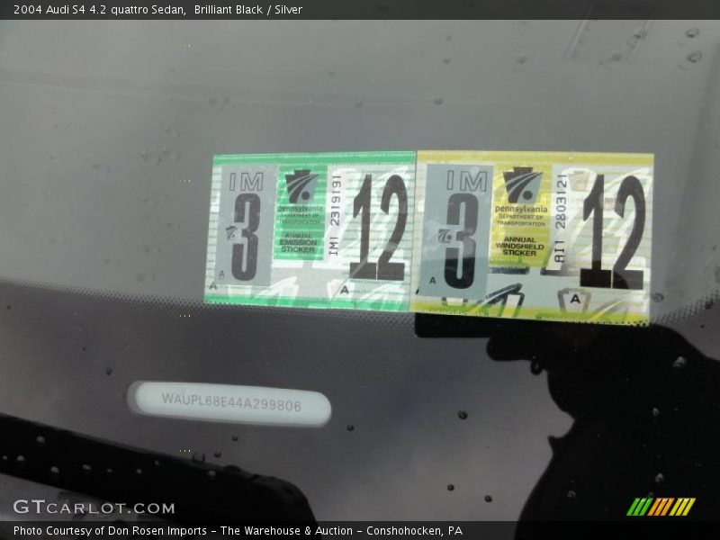 Brilliant Black / Silver 2004 Audi S4 4.2 quattro Sedan