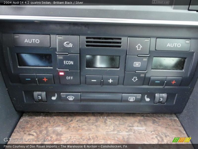 Controls of 2004 S4 4.2 quattro Sedan
