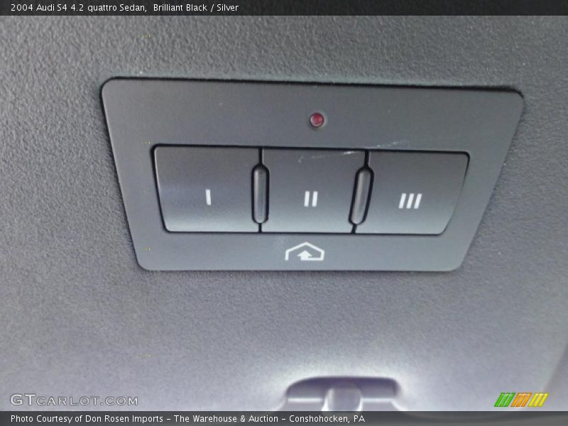 Controls of 2004 S4 4.2 quattro Sedan
