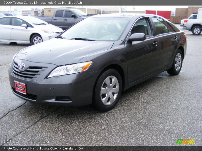 Magnetic Gray Metallic / Ash 2009 Toyota Camry LE
