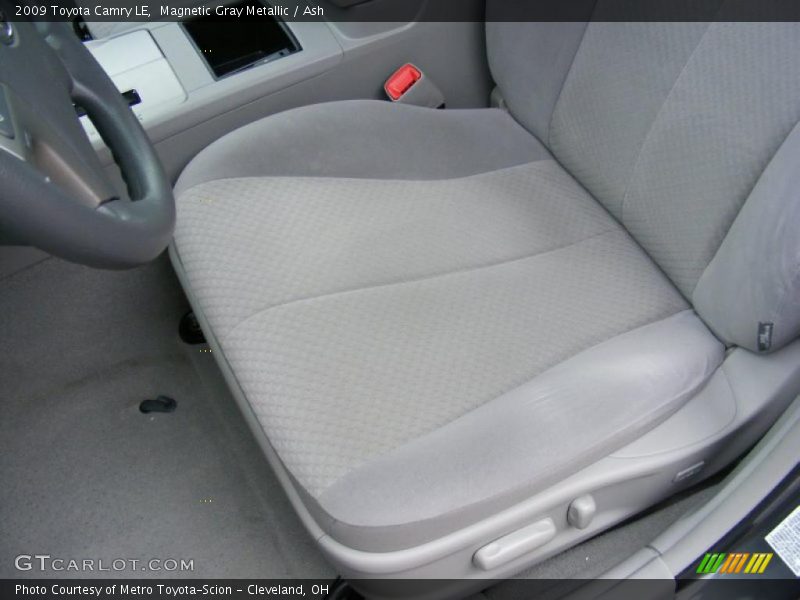 Magnetic Gray Metallic / Ash 2009 Toyota Camry LE