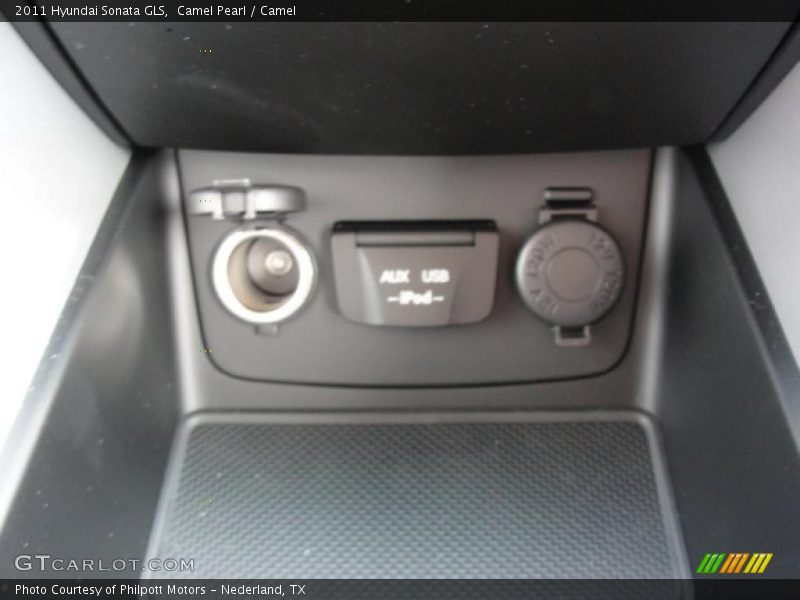Camel Pearl / Camel 2011 Hyundai Sonata GLS
