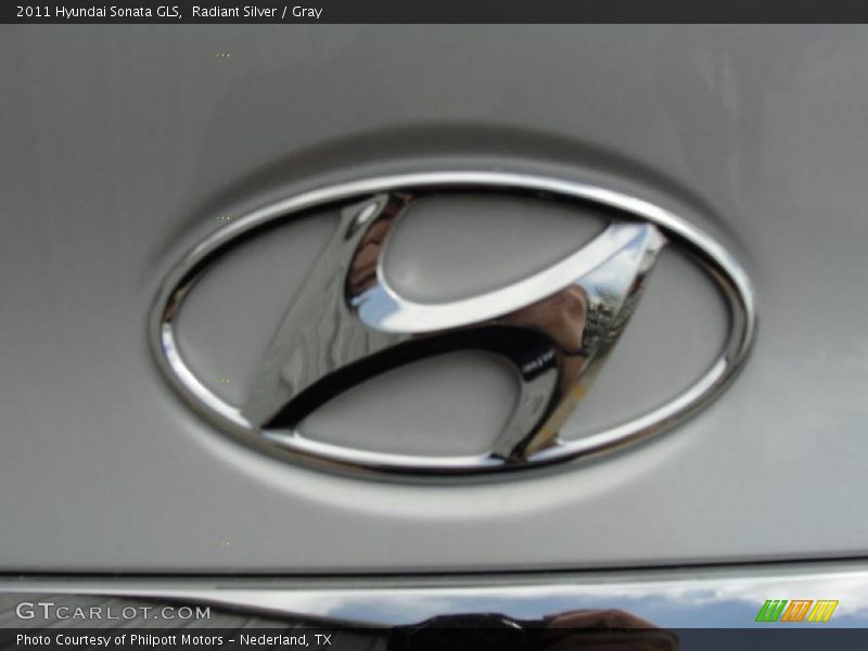 Radiant Silver / Gray 2011 Hyundai Sonata GLS