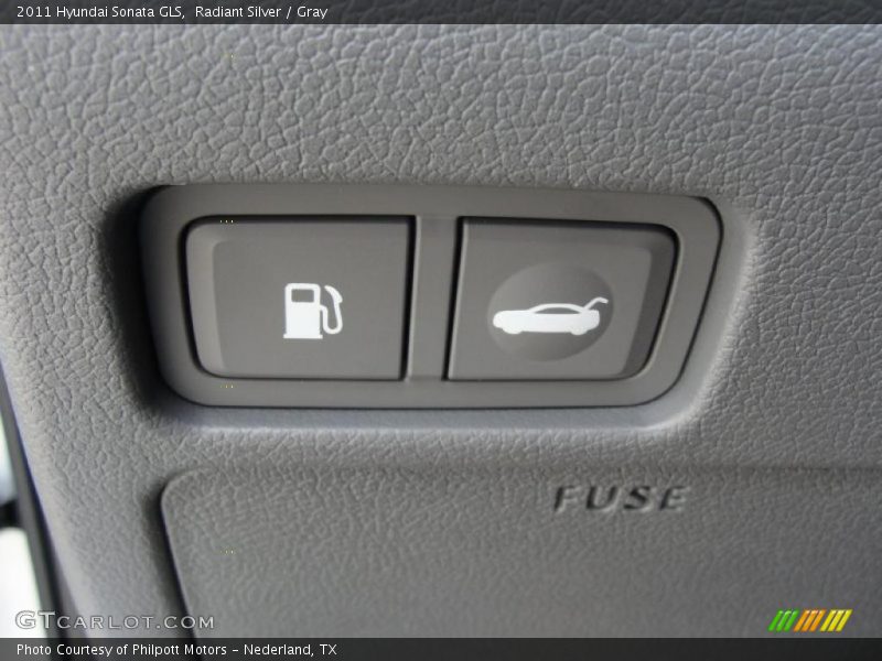 Radiant Silver / Gray 2011 Hyundai Sonata GLS