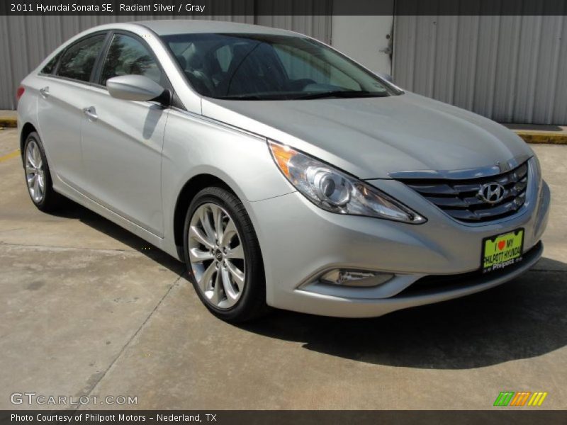 Radiant Silver / Gray 2011 Hyundai Sonata SE