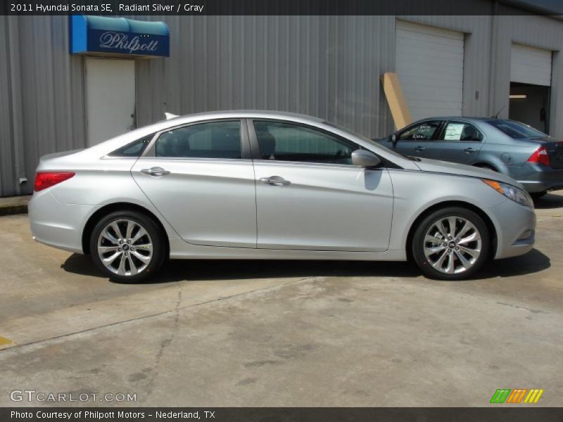 Radiant Silver / Gray 2011 Hyundai Sonata SE