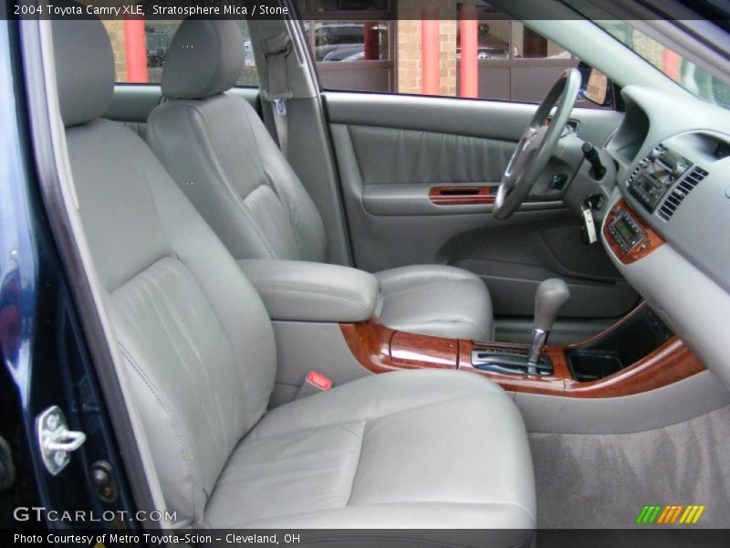 Stratosphere Mica / Stone 2004 Toyota Camry XLE