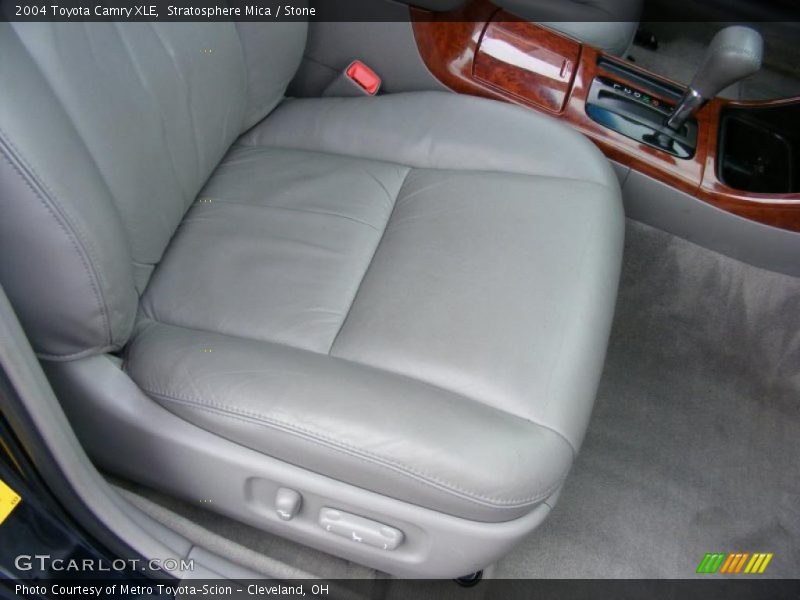 Stratosphere Mica / Stone 2004 Toyota Camry XLE