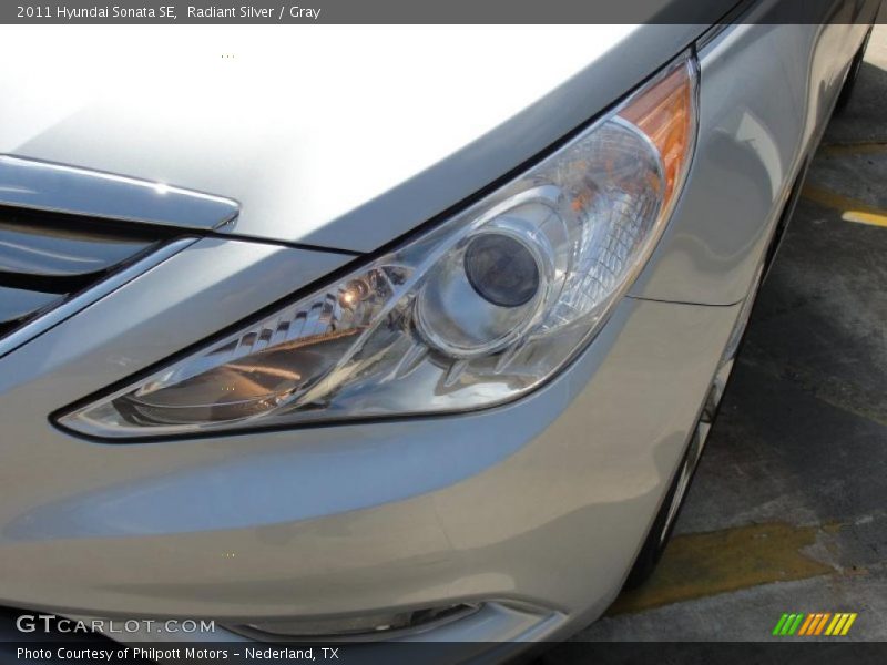 Radiant Silver / Gray 2011 Hyundai Sonata SE