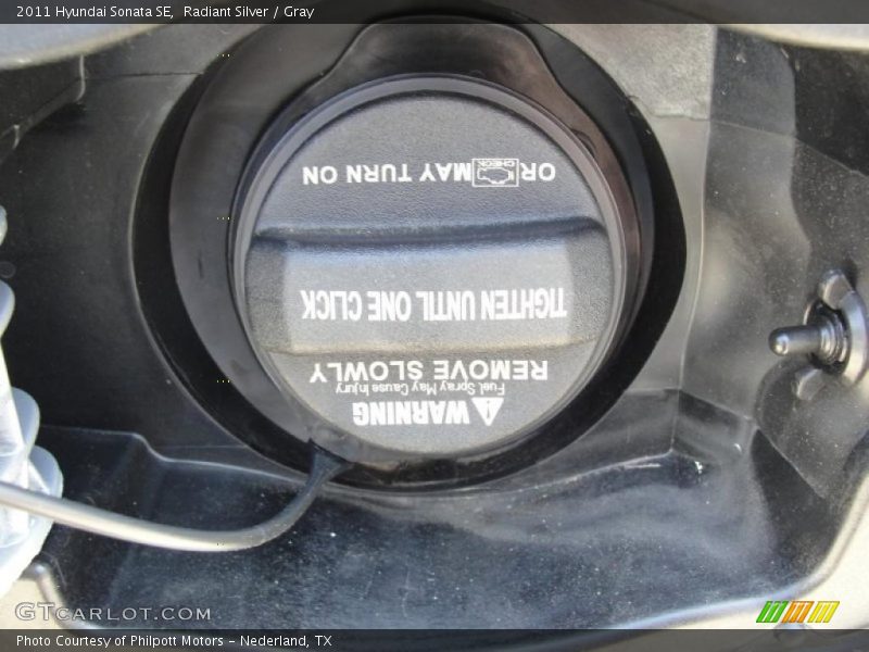 Radiant Silver / Gray 2011 Hyundai Sonata SE