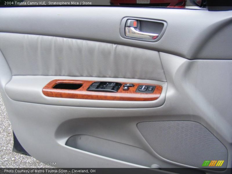 Stratosphere Mica / Stone 2004 Toyota Camry XLE